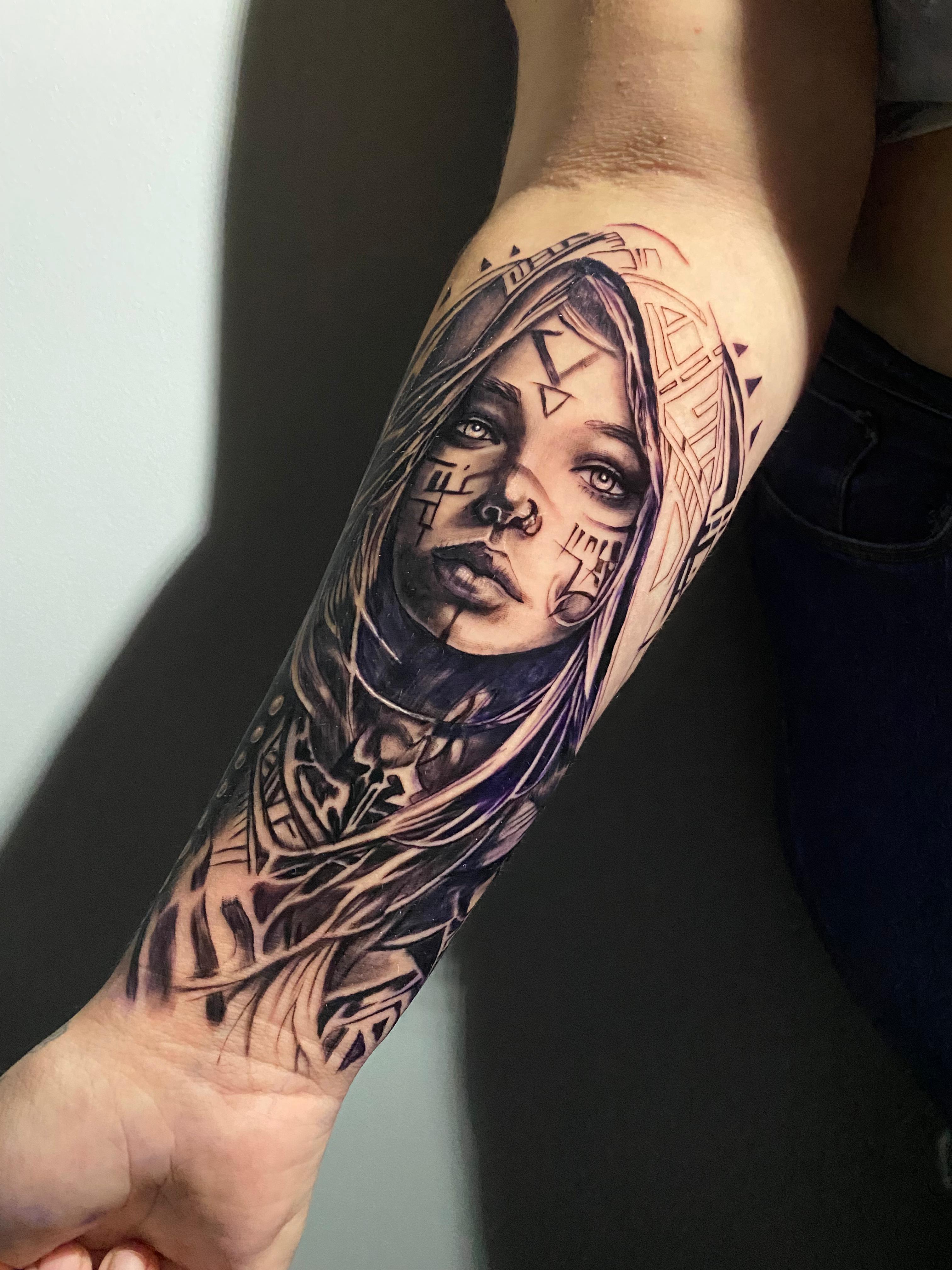 Tatuagem tribal polinésia feminina realista - Thiago Art São Bernardo do Campo